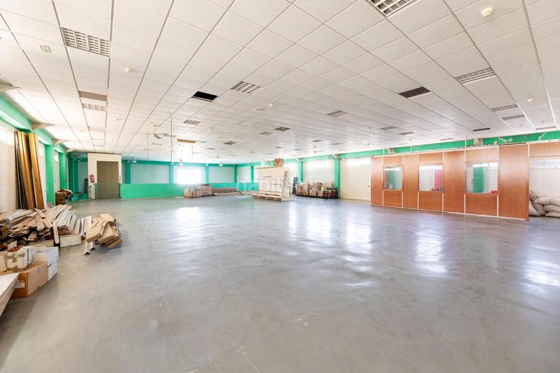 Foto 7207c427-3213-4a9c-ba2b-5d023ee352cd. Nau industrial a Polideportivo Alhendín