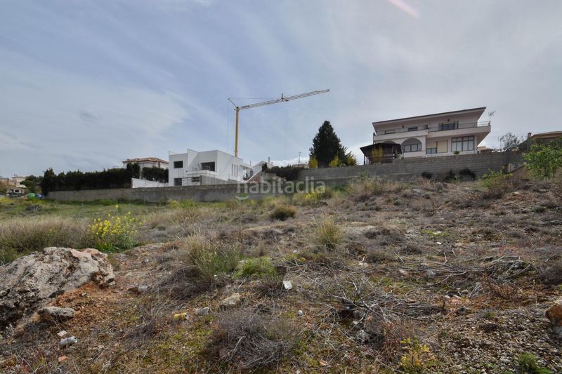 Foto 1ff1f4c0-aa97-4090-b15b-4f6367b3959c. Terreno residencial en calle de trevenque 17 parcela edificable en el barrio en Monachil