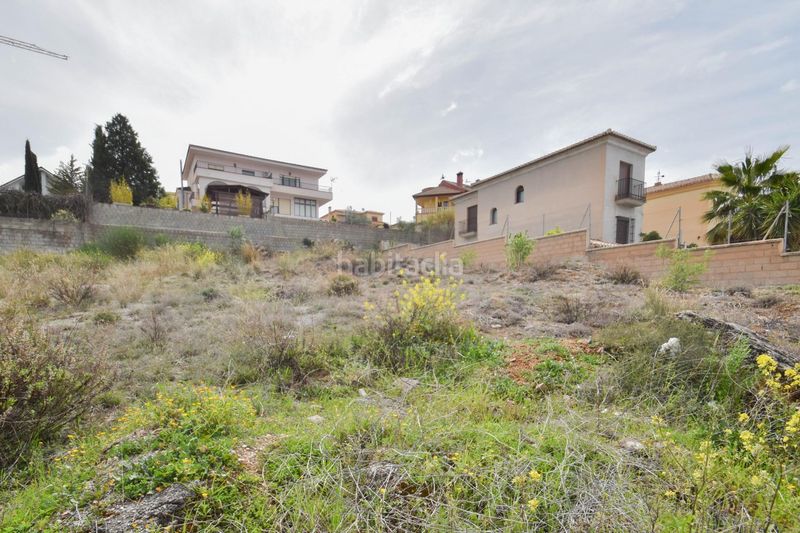 Foto abf559b3-a8db-4416-9933-7bd22e7d85ce. Terreno residencial en calle de trevenque 17 parcela edificable en el barrio en Monachil