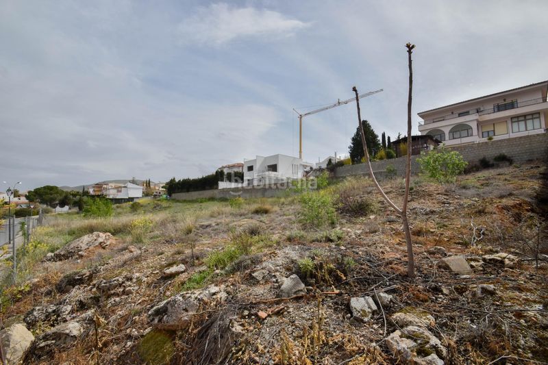 Foto b7ce1725-0b14-400a-bcb3-ec1379a36e43. Terreno residencial en calle de trevenque 17 parcela edificable en el barrio en Monachil