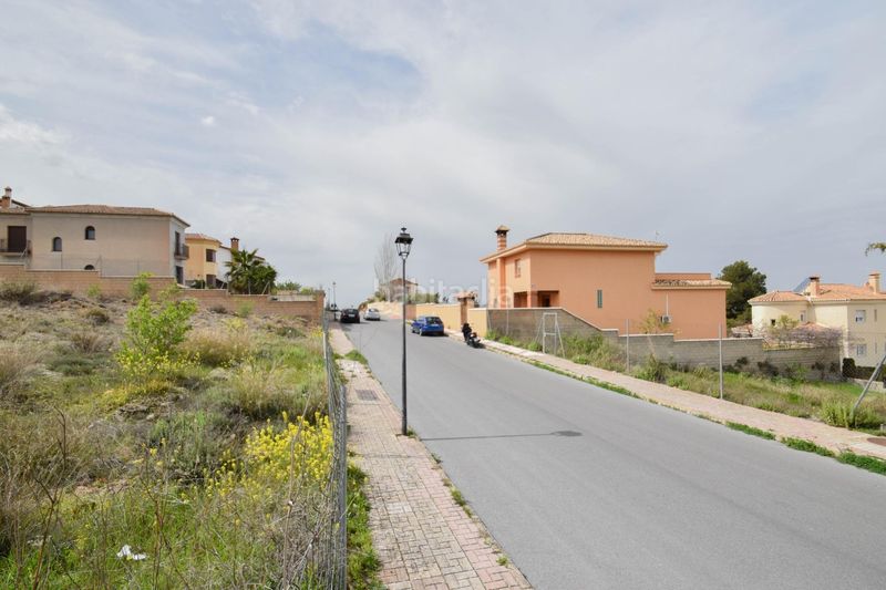 Foto ba6f1d08-53c6-4378-8cc1-9ffdc95b4ce4. Terreno residencial en calle de trevenque 17 parcela edificable en el barrio en Monachil