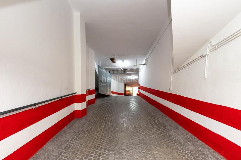 Foto 9424b553-3a8a-4b5e-8ff4-2b4a1b025e24. Aparcament cotxe a Fígares Granada