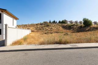 Terreny residencial a Calle puntal de las siete lagunas 37. Se vende un solar en urb.cañadas del parque, dilar