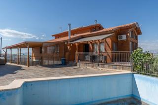 Xalet a Calle nogal 5. Dos joyas en una compra! casas de ensueño en el ventorrillo, cul