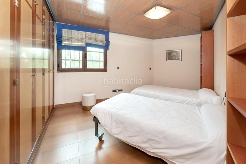 Foto 711d3639-12d8-4761-95e9-4de986f47f55. Chalet vive el lujo y la seguridad en cortijo del aire, granada! en Albolote