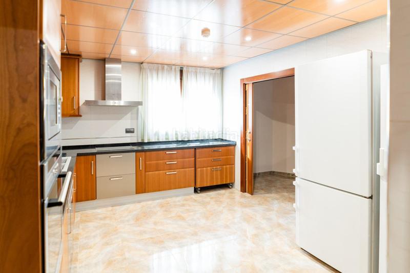 Foto 8f385a55-8a9f-4819-b691-43c6e8c64686. Chalet vive el lujo y la seguridad en cortijo del aire, granada! en Albolote