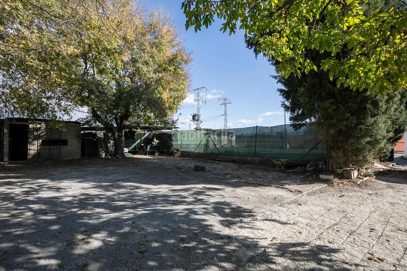 Foto f92910a2-f7b1-4951-8f7c-526877aeb1e2. Terreny residencial a Atarfe