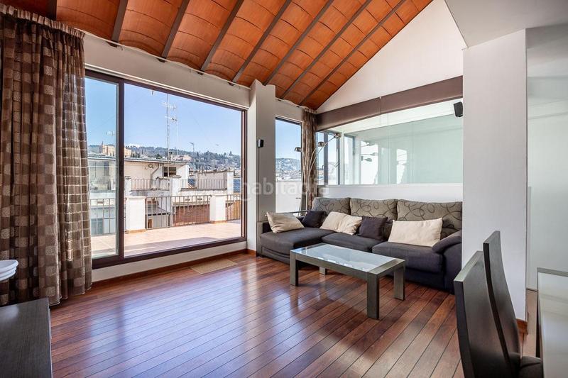 Foto 9666374f-098b-40ee-9bfe-bcf726761e4f. Ático  dúplex premium en el corazón lujo, espacio y vistas de ensueño. en Granada