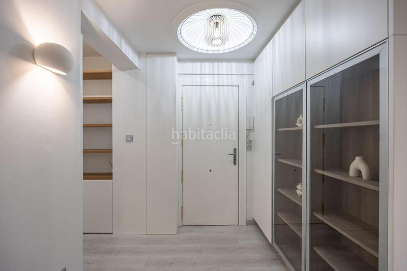 Foto ae03fb78-7c46-4004-8ed8-ff59b110b967. Piso atención! piso totalmente reformado con grandes calidades en pleno centro en Granada