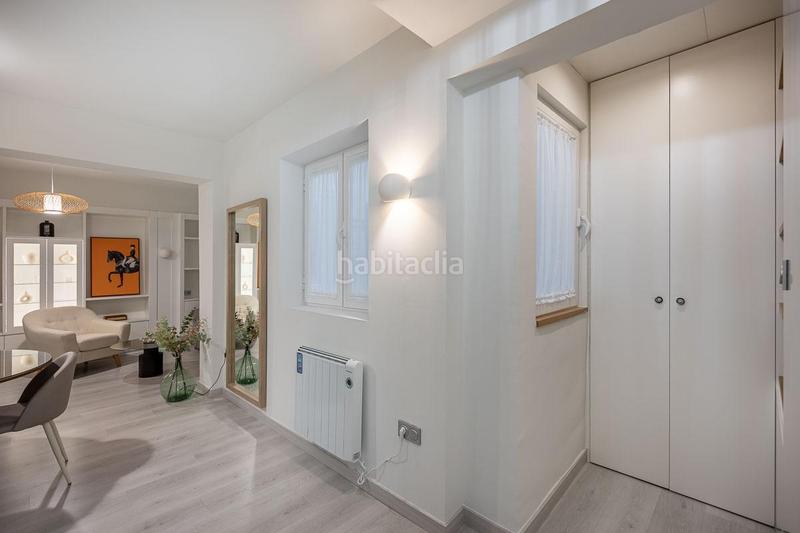 Foto dd6c58da-b969-4f4a-aadd-8ded9501c612. Piso atención! piso totalmente reformado con grandes calidades en pleno centro en Granada