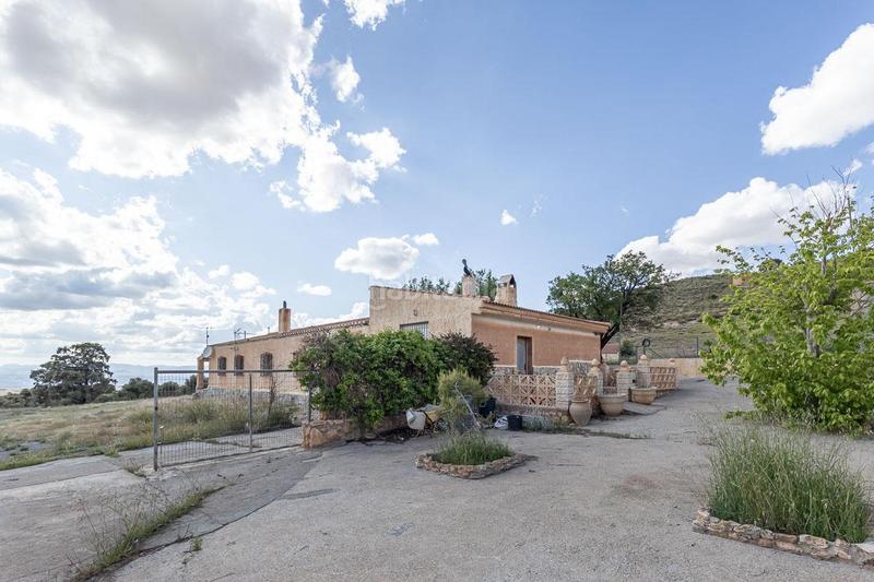 Foto ba687c52-243c-4ac5-8f0b-3c279a4e9c55. Finca rústica a Guadix