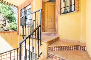 Casa adossada a Calle zarra 13. Casa en maracena con impresionante terraza y ubicación privilegi