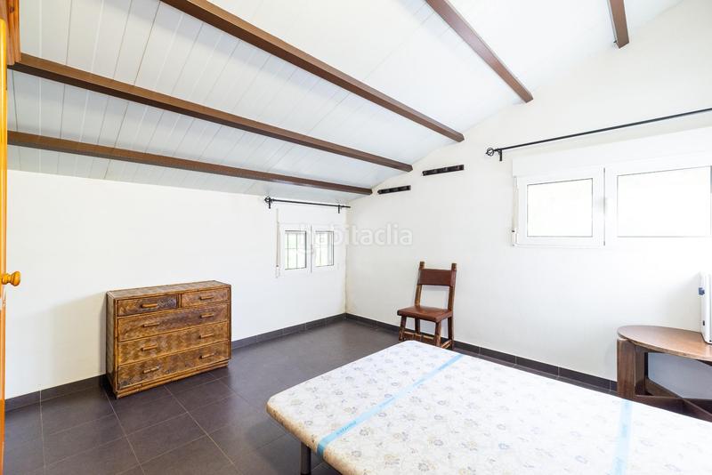 Foto f8e057bd-e4a3-43e5-8850-144b84dd8391. Masía gran finca con vivienda registrada en Cogollos de la Vega