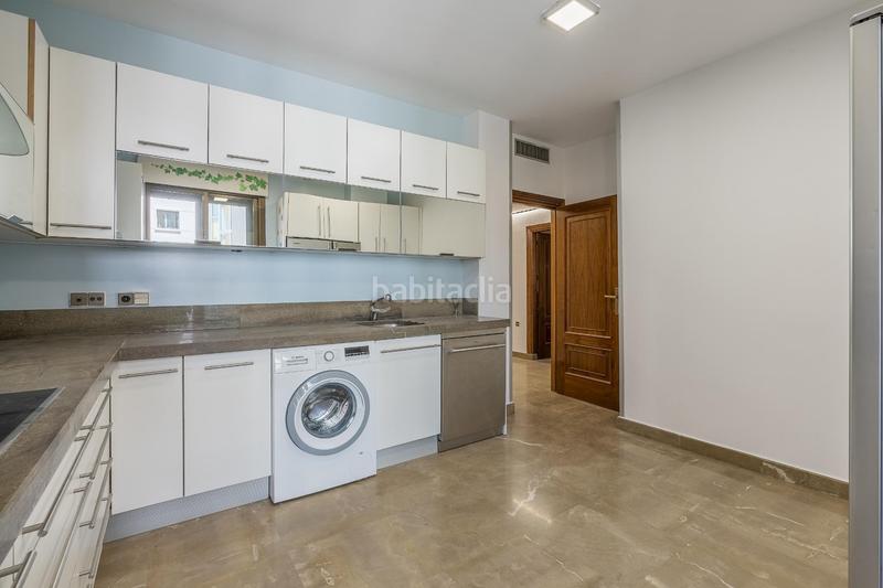 Foto e355d124-5128-4238-8e1d-ab57bb298893. Piso fantastico piso en angel ganivet en San Matías - Realejo Granada