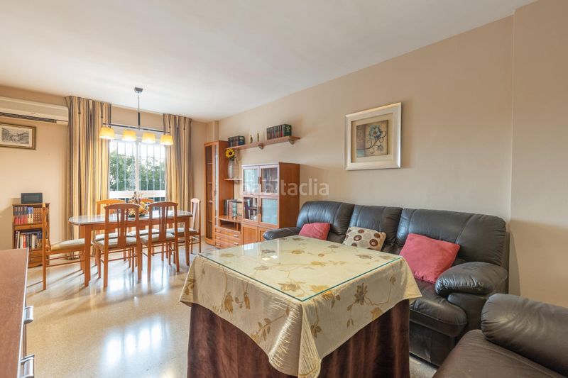 Foto 7d207a71-ad8a-4503-ab64-23819d8dd779. Casa adossada amb aparcament a Maracena