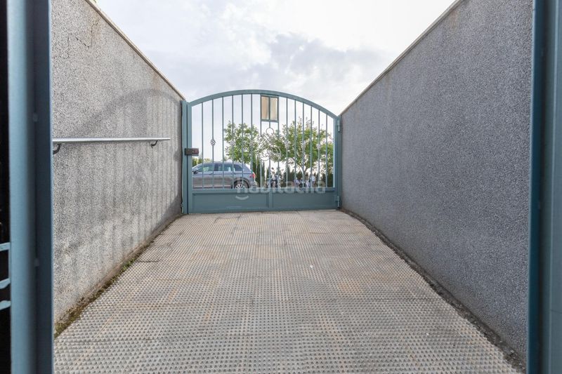 Foto c4731a04-0d14-4034-8a95-4699f74b1303. Casa adossada amb aparcament a Maracena