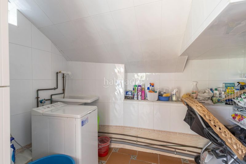 Foto 98d2ac4f-a47b-4f1b-a48a-d03e2ec5da90. Casa amb aparcament piscina a San Francisco - El Chorrillo Gabias (Las)