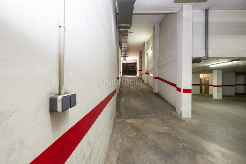 Foto 34aae863-b28b-4ee5-8ad2-b0b6b9e564dd. Aparcament cotxe a Peligros