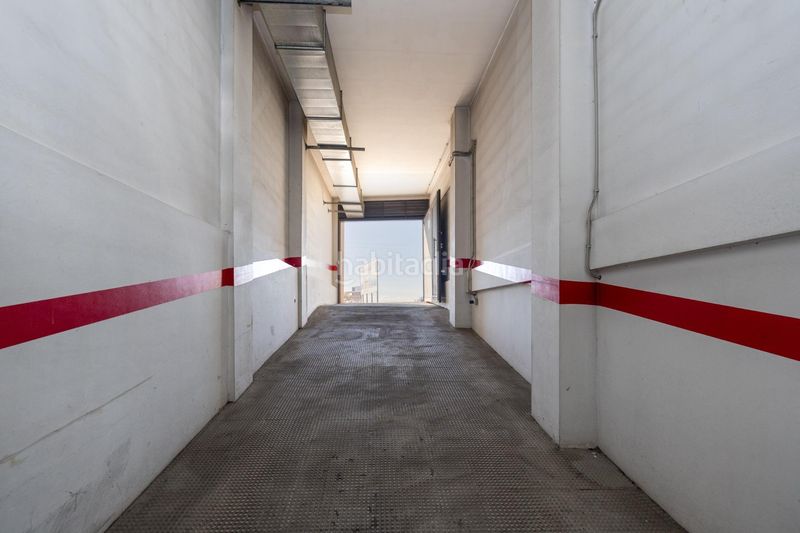 Foto 487353ea-59c4-47e6-b53d-d51115706be7. Aparcament cotxe a Peligros