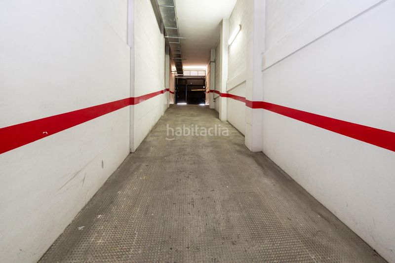 Foto d0eb3eca-b4f3-4f4f-a00b-98e689b3b87b. Aparcament cotxe a Peligros