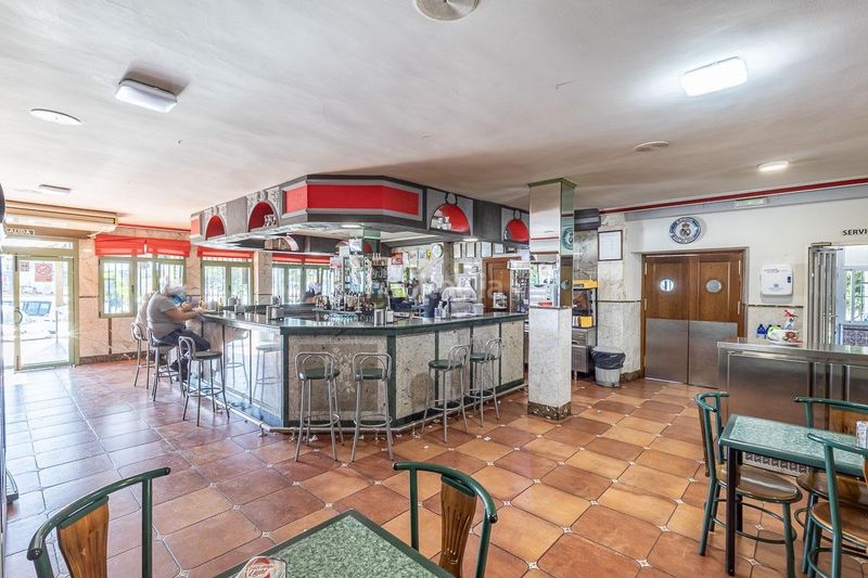 Foto ae0fc56d-6865-45e6-8f3d-f3a8c94e4e82. Local comercial a Atarfe