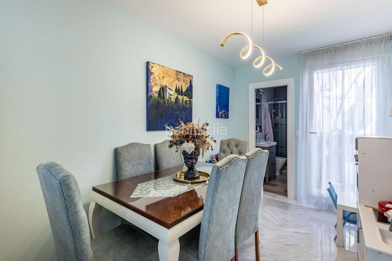 Foto b87ca4e3-d532-49d3-aa80-c146989419a0. Casa adossada amb aparcament a Atarfe