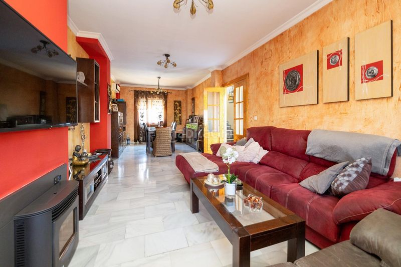Foto 474fd0be-beee-4d04-a89b-a82110d8e0bd. Casa amb calefacció aparcament piscina a Cúllar Vega