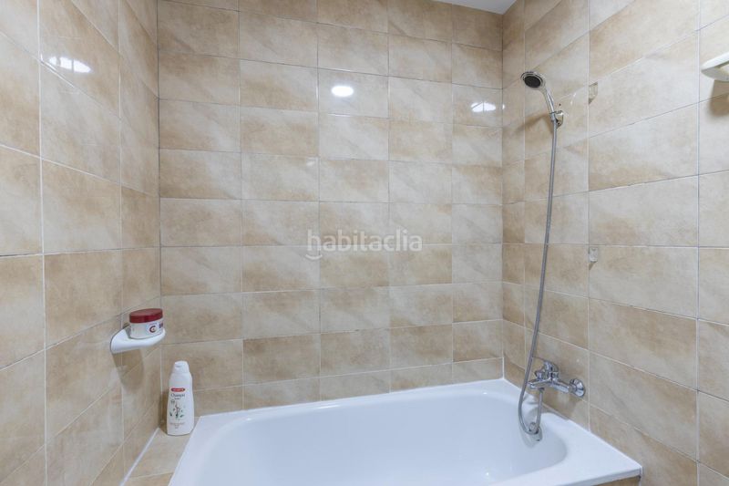 Foto 8e3a7b56-88ac-4221-b092-aed8496aa6d8. Pis amb aparcament a Atarfe