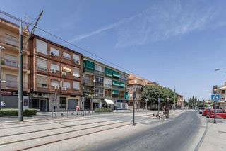 Local Comercial en Dr.lopez-cantarero balles 5. Local comercial en venta en la mejor zona de paso de maracena