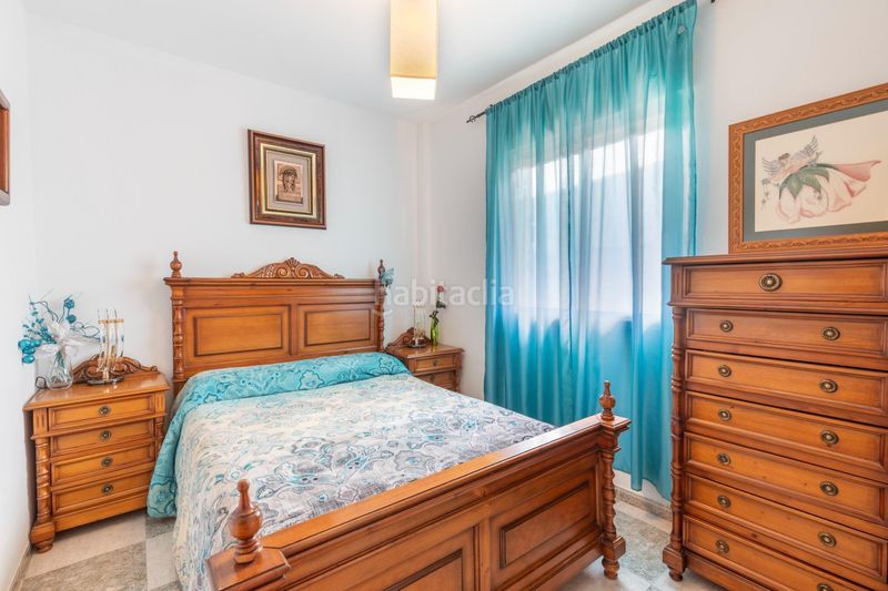 Foto 50a98700-2d7a-42c5-81b2-754fbb37d41a. Casa adossada a calle tval blas de otero 4 a Fuente Vaqueros