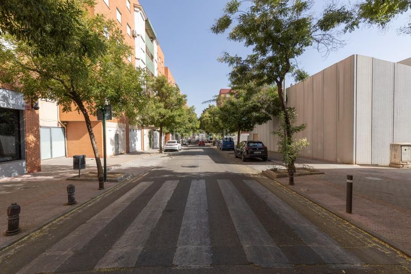 Foto 751d9022-f913-45a8-8c82-9b78f87f12ba. Pis amb aparcament a Joaquina Eguaras Granada