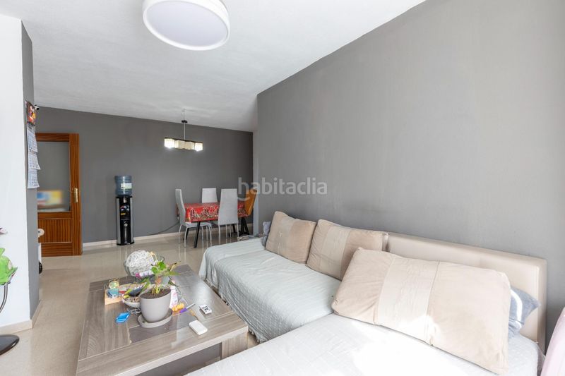 Foto b7dff3ee-29e6-4fce-8eb8-696fe7f1d4c0. Pis amb aparcament a Joaquina Eguaras Granada