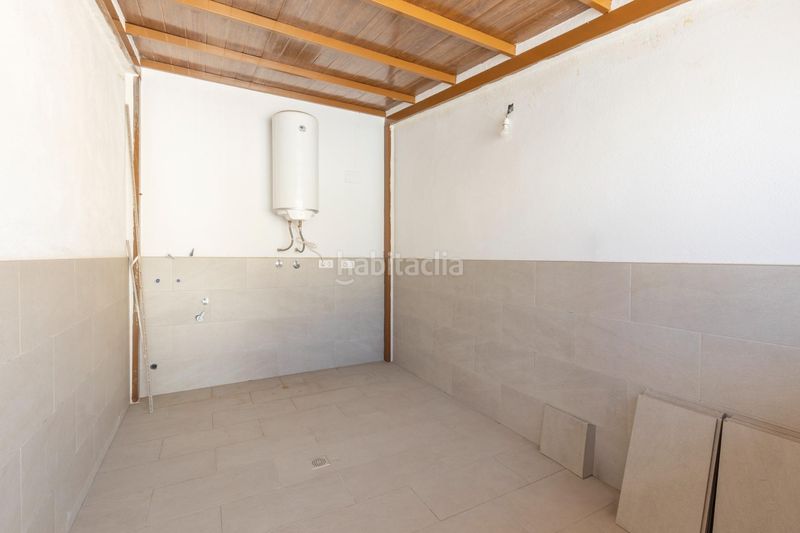 Foto 4c3b3fe4-705d-442e-b262-f1d9e11f111f. Casa adossada a calle cuba 3 a Santa Fe