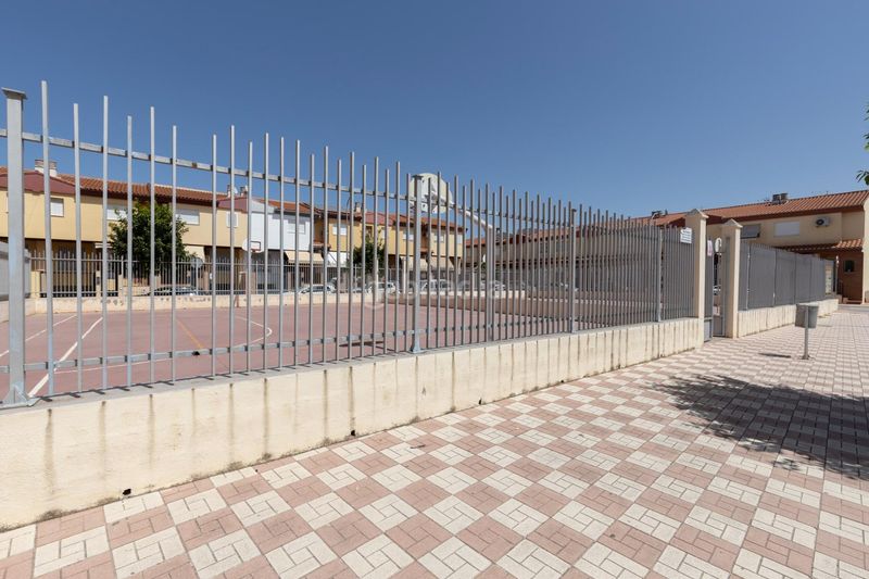 Foto df3d2d69-9119-4a43-95eb-e953504839dd. Casa adossada a calle cuba 3 a Santa Fe