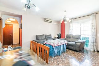 Appartement à Avenida los pechuelos 3. Piso con cochera en peligros