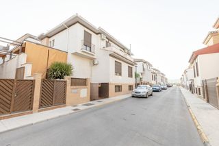 Reihenhaus  Calle espinela 18. Pareada en urbanización la joya