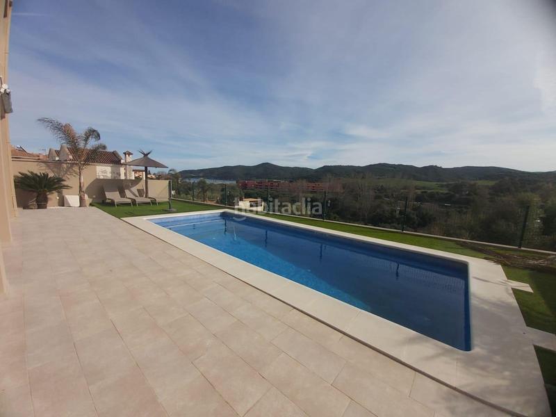 Foto 13bc1b51-4d7f-44a1-9268-d6d2b7eee240. Maison avec parking piscine dans San García Algeciras