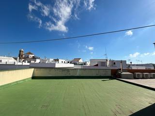 Casa a Barrios (Los). Casa a reformar en el centro con azotea