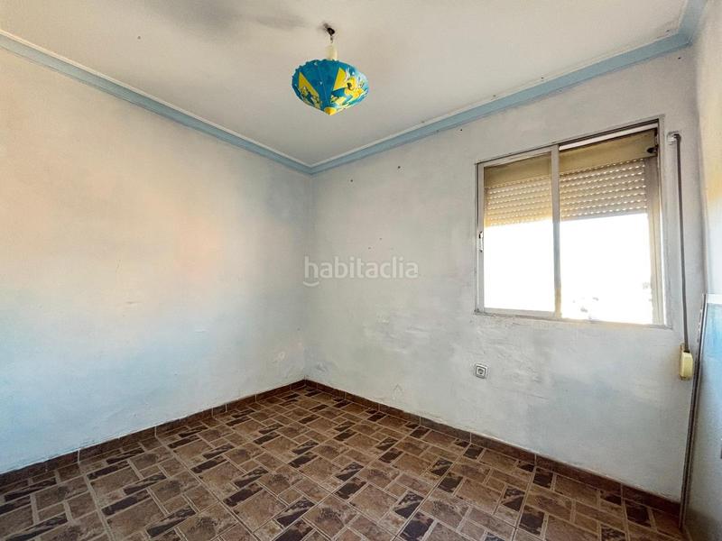 Foto b5222a1f-0713-4030-8dac-d2a5a629a2fc. Piso se vende piso en la línea de la concepción zona san josé san bernardo en Línea de la Concepción (La)