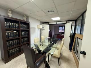 Oficina a Casco Antiguo. Oportunidad única! oficina de 131 m en venta en pleno centro de