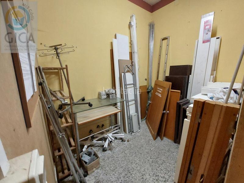 Foto d3f7f72b-c8b9-4bad-9492-0ade183ba2a9. Local comercial se vende local comercial en pleno centro junto a plaza alta en Algeciras