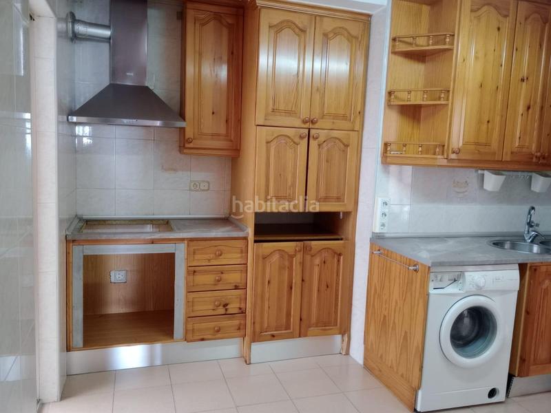 Foto aee64a9a-5e6b-4fb0-b7fe-043048f74ba5. Pis amb aparcament a Bajadilla - Fuente Nueva Algeciras