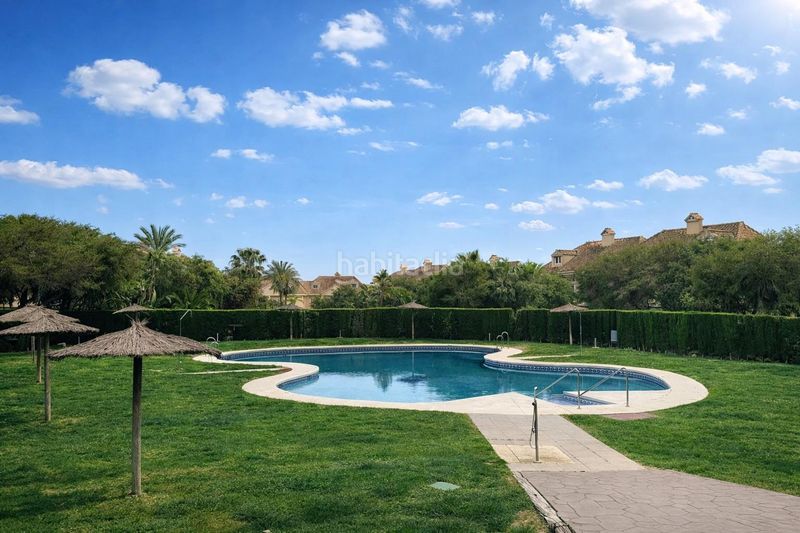 Foto 247836c9-1897-4097-806c-19ef947689fb. Casa aparellada amb calefacció aparcament piscina a La Alcaidesa