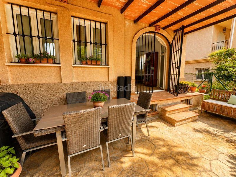Foto 34ea993e-a1a9-4540-8a8a-d502656a80dd. Casa aparellada amb calefacció aparcament piscina a La Alcaidesa