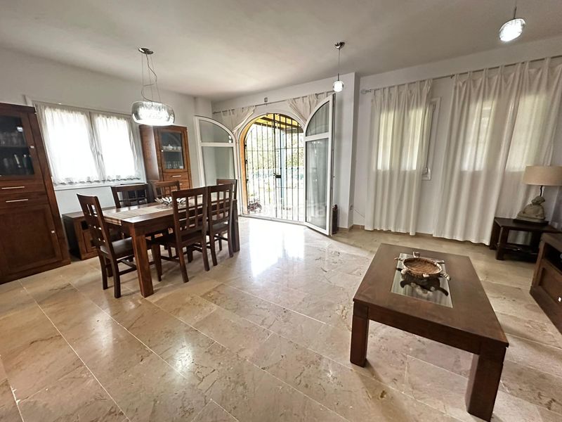 Foto 4bd9f35c-45b9-474b-b826-793c7b5c0c98. Casa aparellada amb calefacció aparcament piscina a La Alcaidesa
