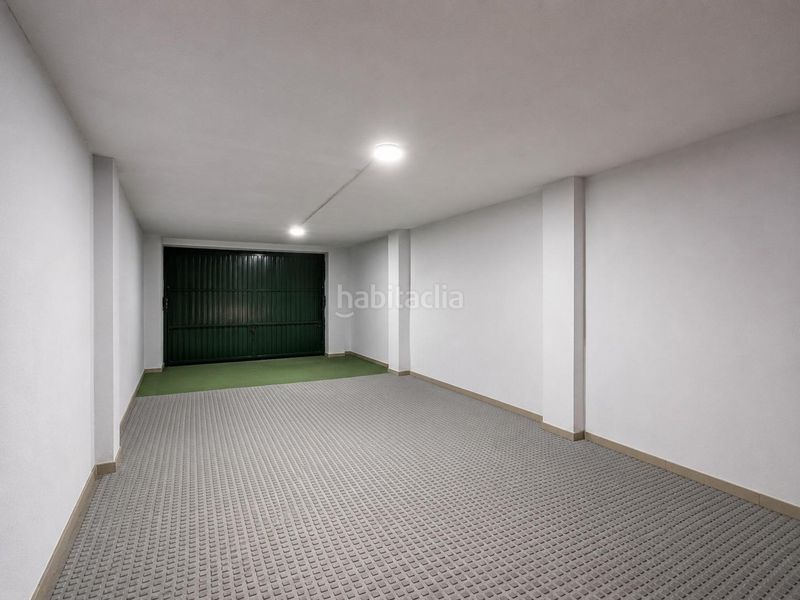 Foto 849edffe-f9e3-4d06-91b1-5d71e0e0b5fb. Casa adossada amb aparcament piscina a Santa Bárbara-Ciudad Deportiva Línea de la Concepción (La)
