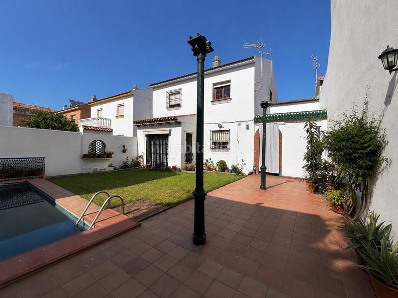 Foto ae1e73a4-1559-4493-b4b4-ccf18b647ff6. Casa adossada amb aparcament piscina a Santa Bárbara-Ciudad Deportiva Línea de la Concepción (La)