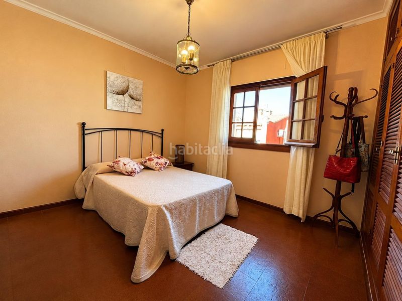 Foto b00c70d4-9667-4cff-a66c-fe63de4bac24. Casa adossada amb aparcament piscina a Santa Bárbara-Ciudad Deportiva Línea de la Concepción (La)