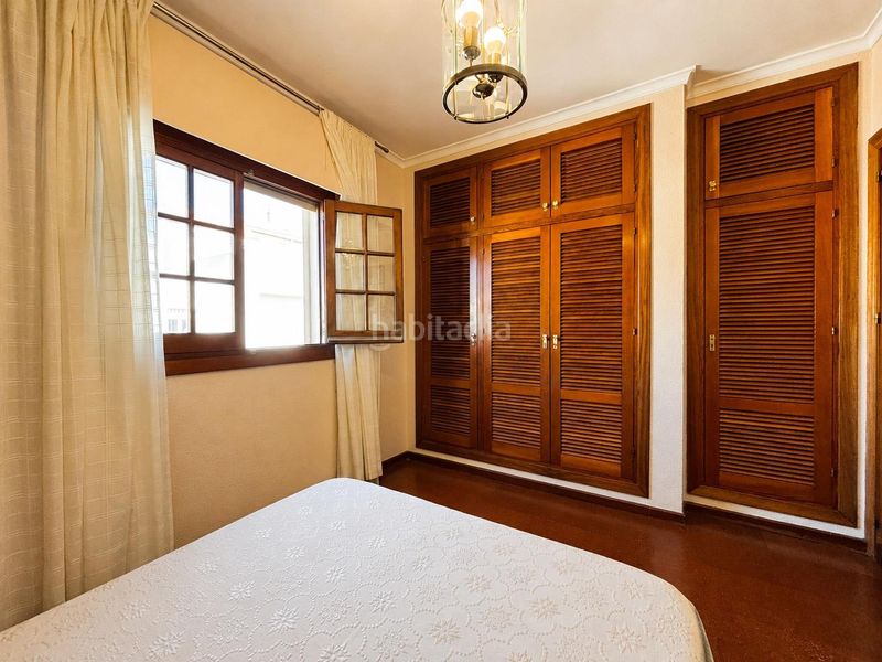 Foto f843e263-a905-458f-af6e-e5d7b67f1e5f. Casa adossada amb aparcament piscina a Santa Bárbara-Ciudad Deportiva Línea de la Concepción (La)
