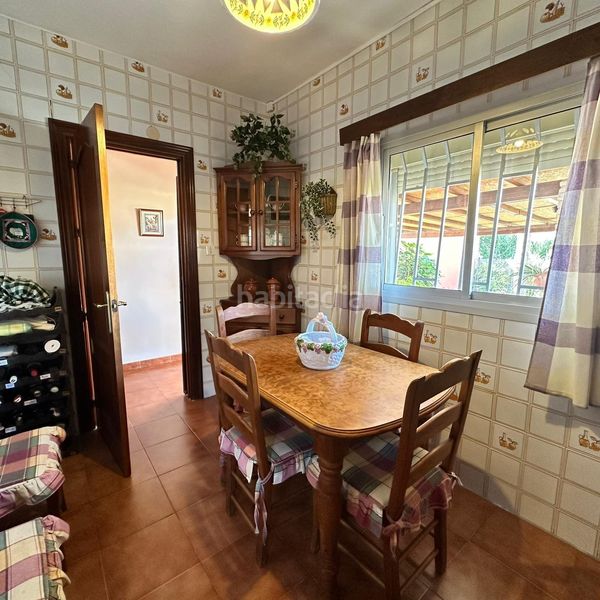 Foto ba8b4cef-800c-4819-88fa-de4a4cd1cccf. Casa amb aparcament a La Granja - La Colina - Los Pastores Algeciras